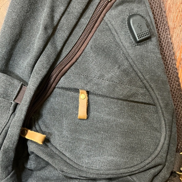 Canvas Sling Backpack Crossbody Chest Bag with USB Charging Port – Adjustable St - Picture 2 of 8